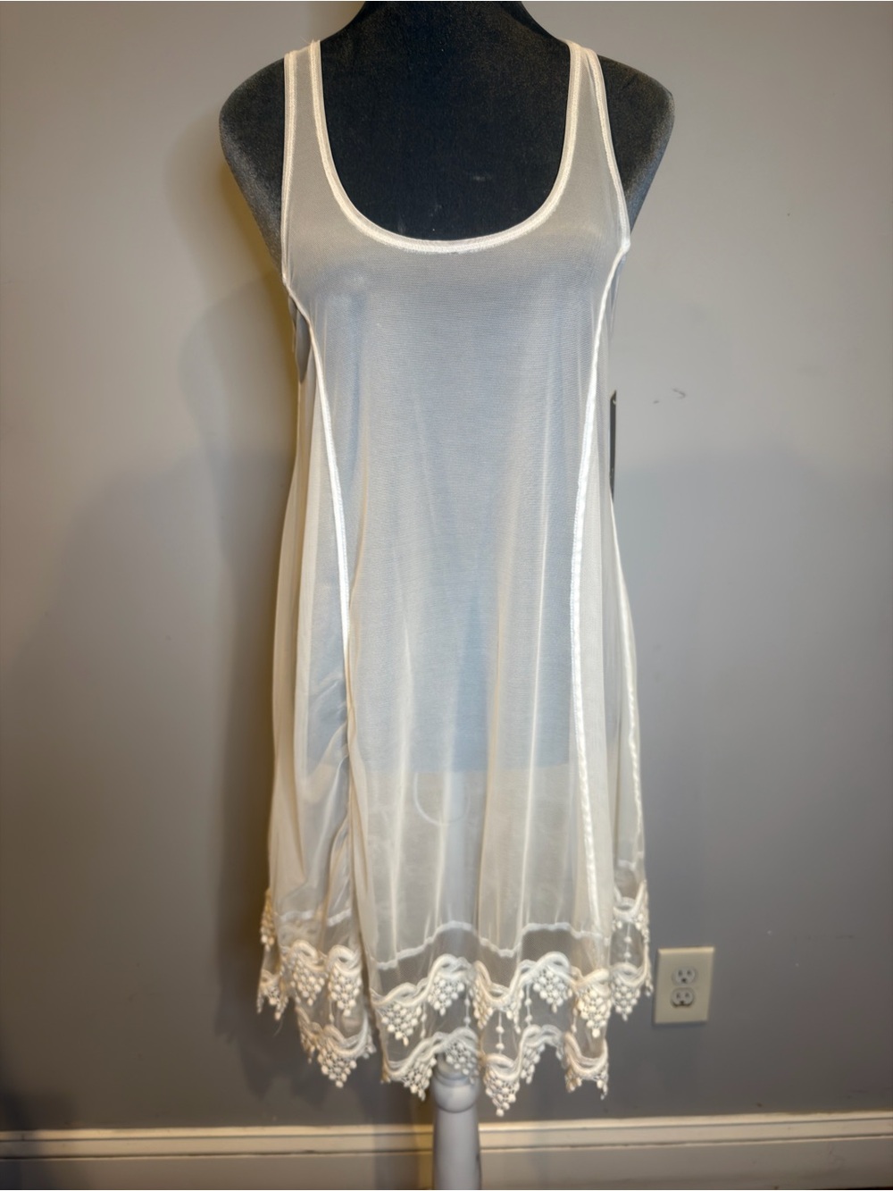 Sympli Cream Sheer Lace-Hem Slip Tank